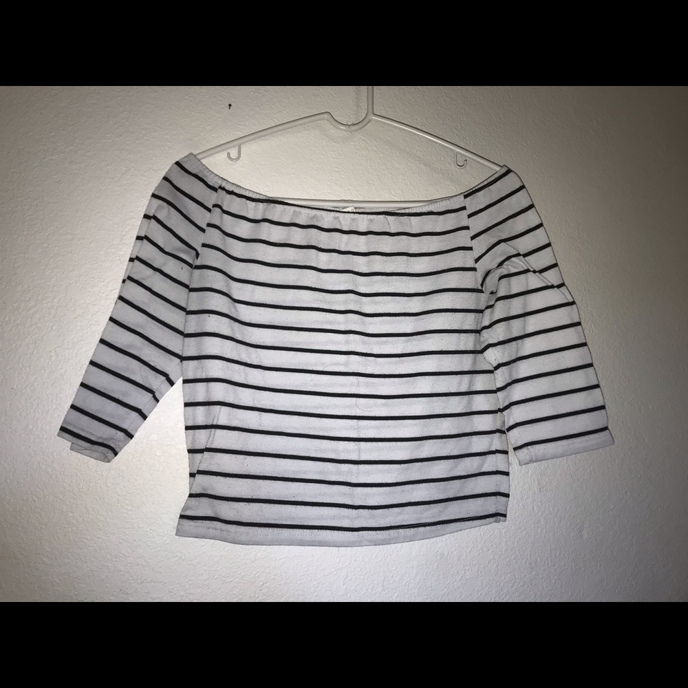 XL black and white crop top